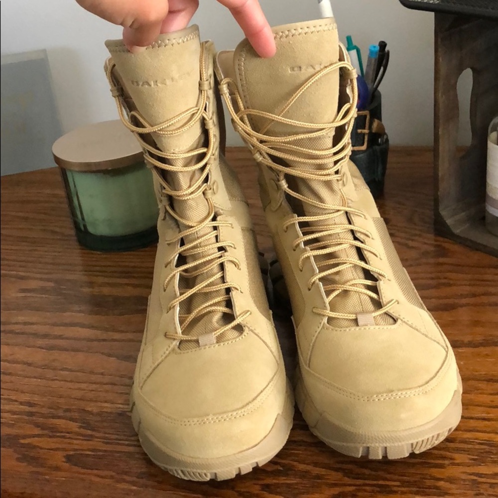 BRAND NEW OAKLEY LT ASSAULT 2 boots